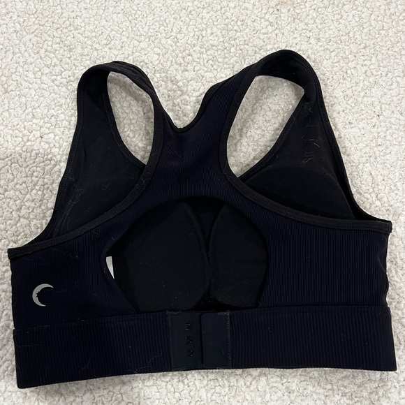 Zyia black sports bra, size XS, fits more like S. Back closure - Picture 2 of 2